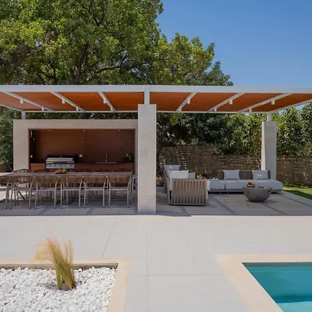 Villa Luxurious Liandri - With Private Pool