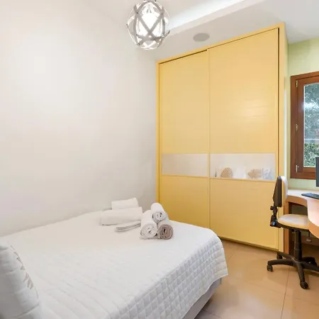 Luxurious Liandri - With Private Pool فيلة