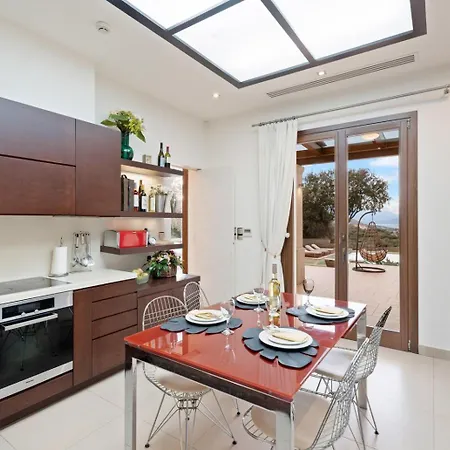 Luxurious Liandri - With Private Pool *