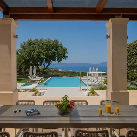 Luxurious Liandri - With Private Pool