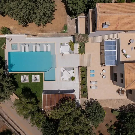 Luxurious Liandri - With Private Pool